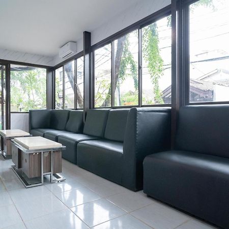 Reddoorz Plus Near Itc Cempaka Mas 2 Jakarta Extérieur photo