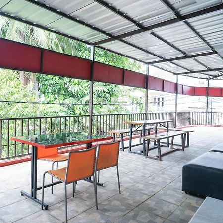 Reddoorz Plus Near Itc Cempaka Mas 2 Jakarta Extérieur photo