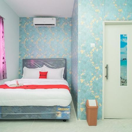Reddoorz Plus Near Itc Cempaka Mas 2 Jakarta Extérieur photo