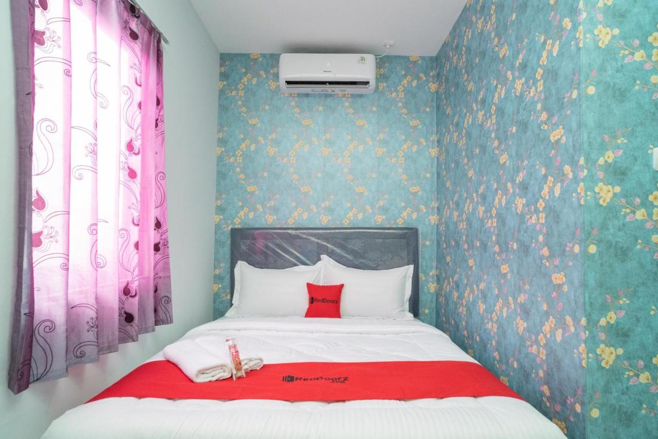 Reddoorz Plus Near Itc Cempaka Mas 2 Jakarta Extérieur photo