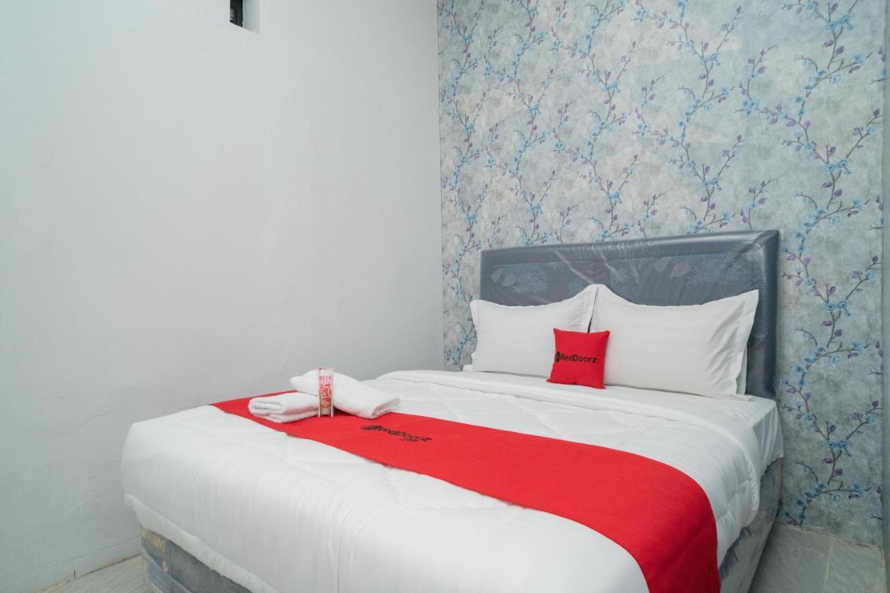 Reddoorz Plus Near Itc Cempaka Mas 2 Jakarta Extérieur photo