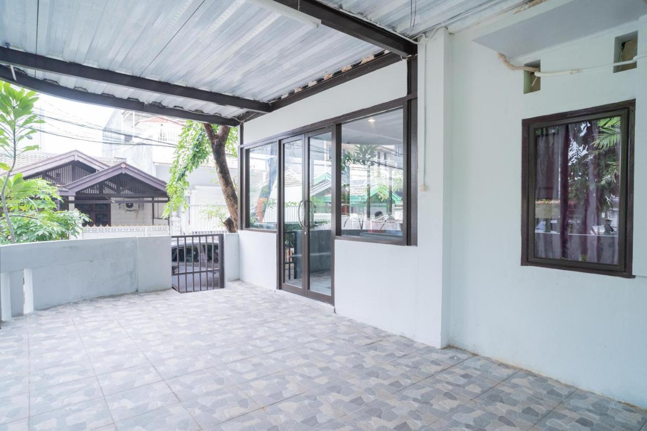 Reddoorz Plus Near Itc Cempaka Mas 2 Jakarta Extérieur photo