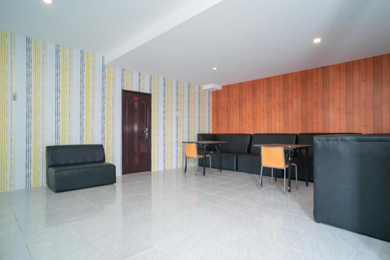 Reddoorz Plus Near Itc Cempaka Mas 2 Jakarta Extérieur photo