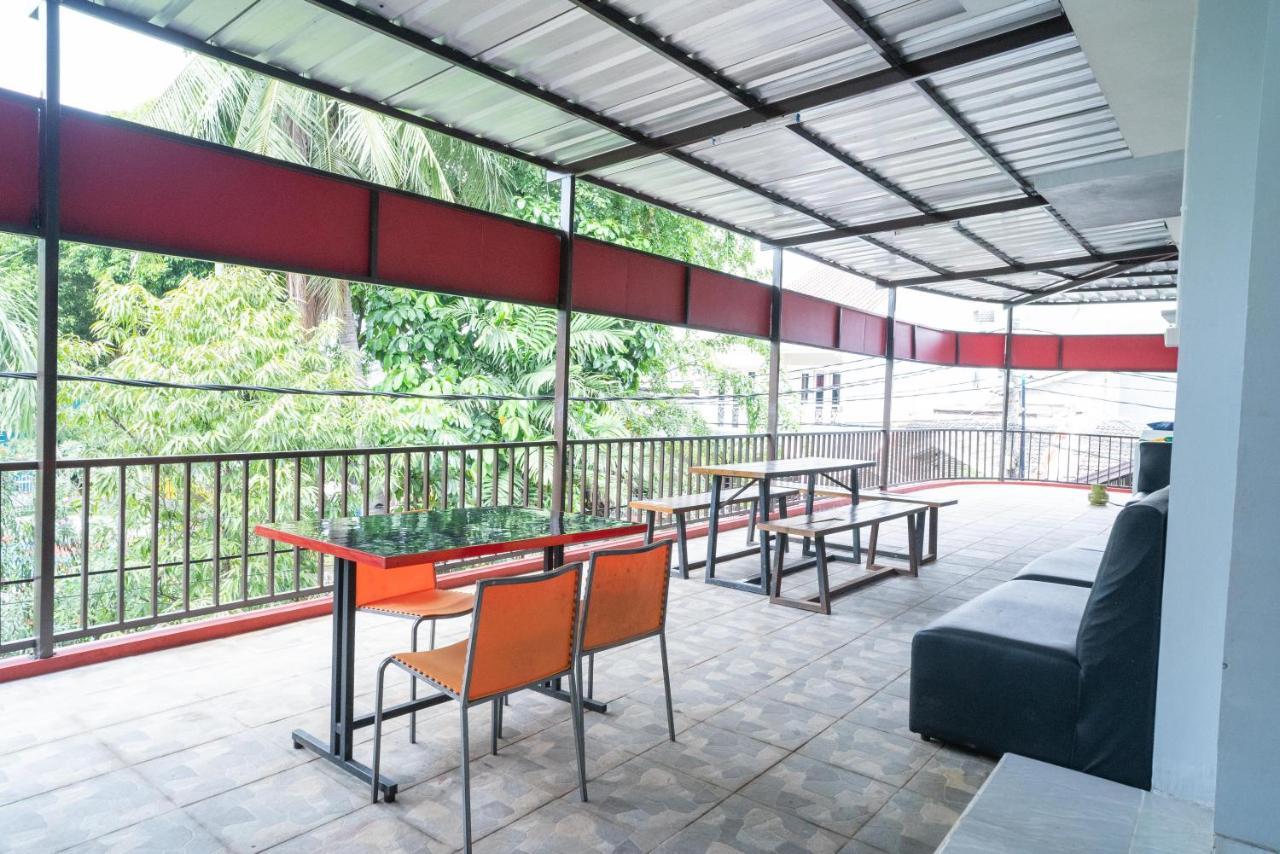 Reddoorz Plus Near Itc Cempaka Mas 2 Jakarta Extérieur photo