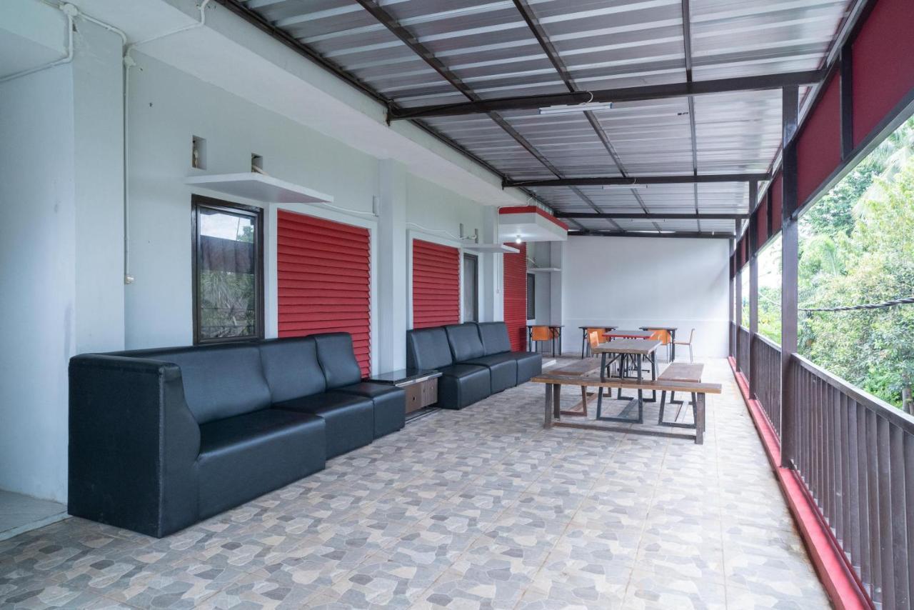 Reddoorz Plus Near Itc Cempaka Mas 2 Jakarta Extérieur photo