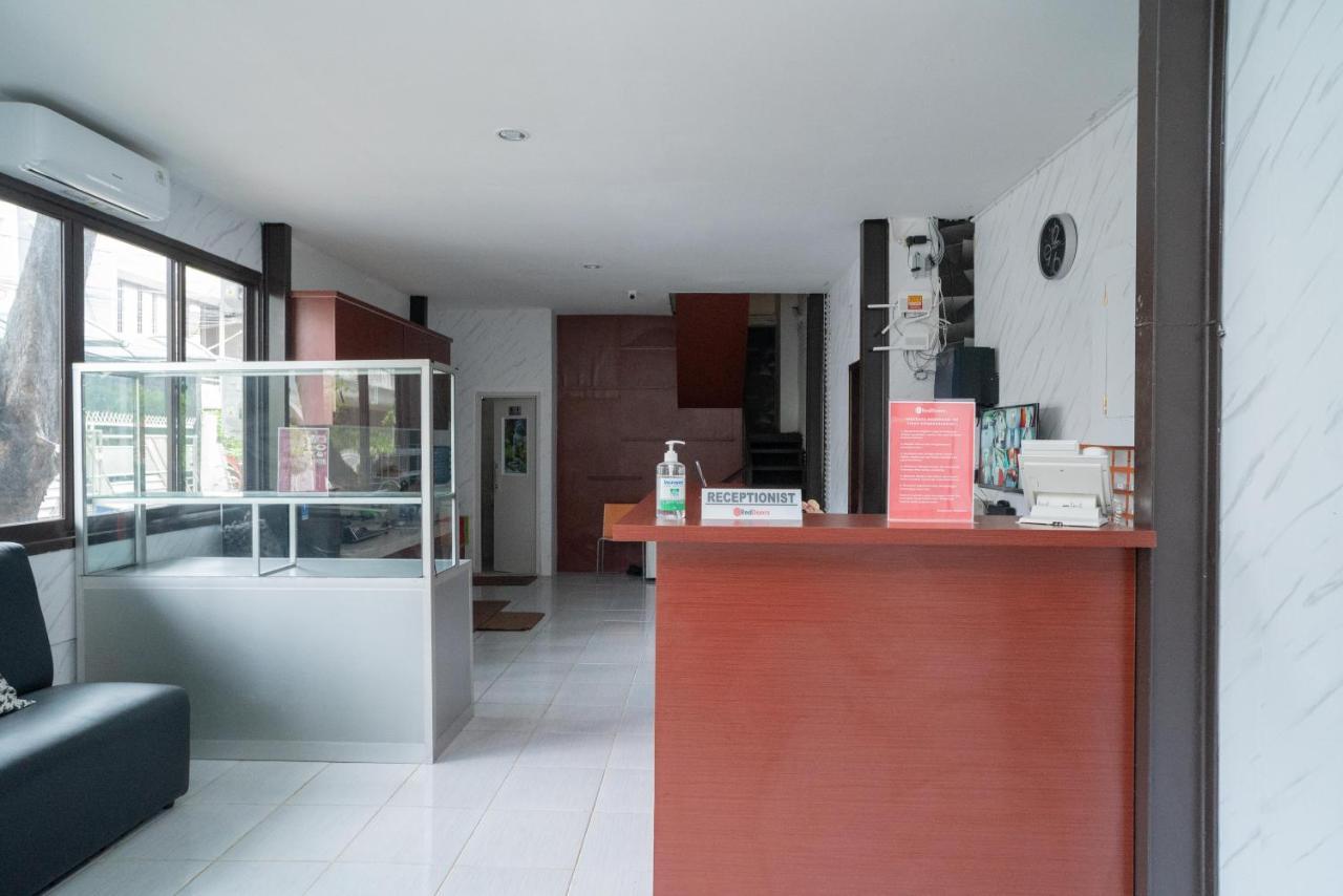 Reddoorz Plus Near Itc Cempaka Mas 2 Jakarta Extérieur photo