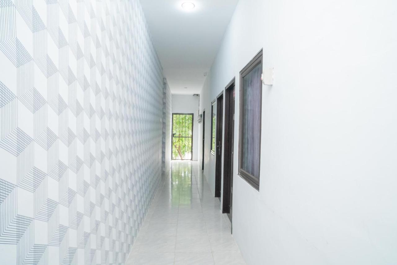 Reddoorz Plus Near Itc Cempaka Mas 2 Jakarta Extérieur photo