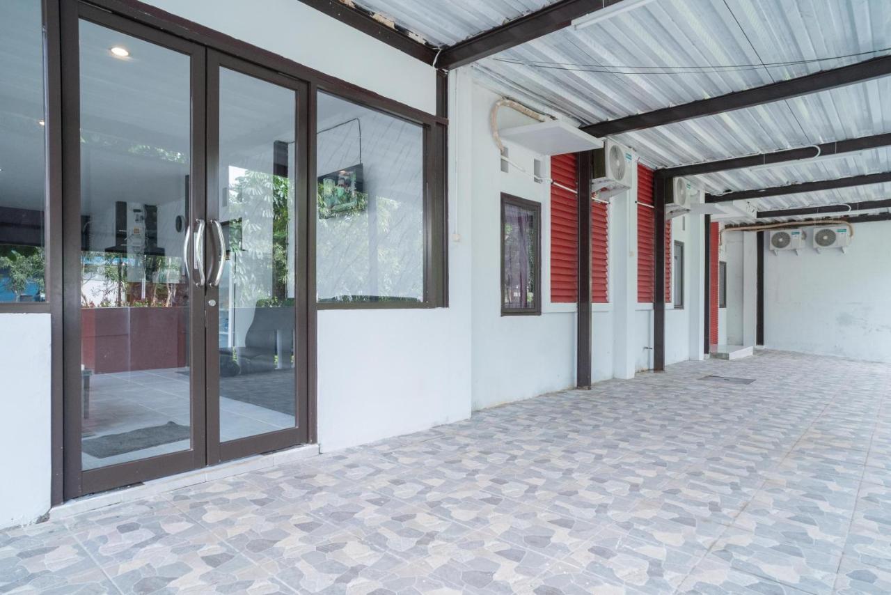 Reddoorz Plus Near Itc Cempaka Mas 2 Jakarta Extérieur photo