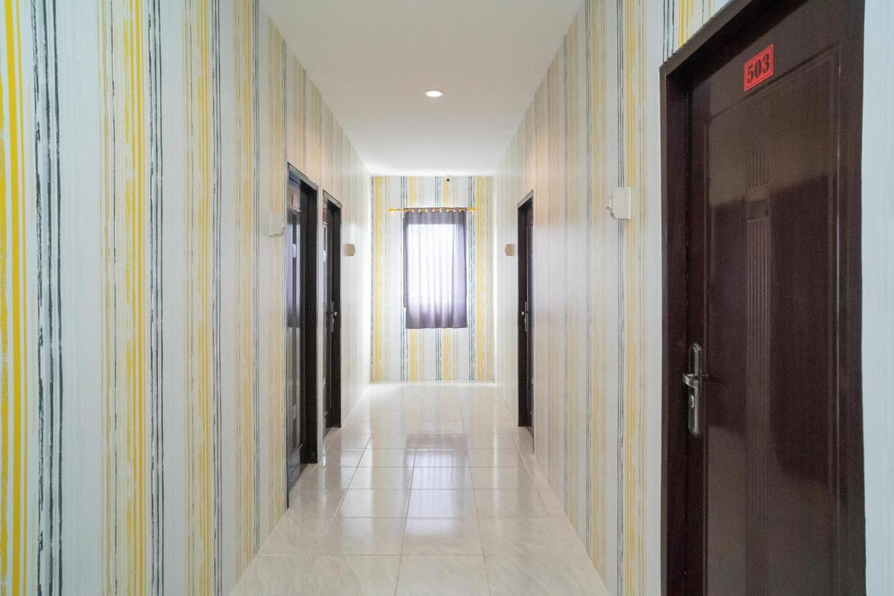 Reddoorz Plus Near Itc Cempaka Mas 2 Jakarta Extérieur photo