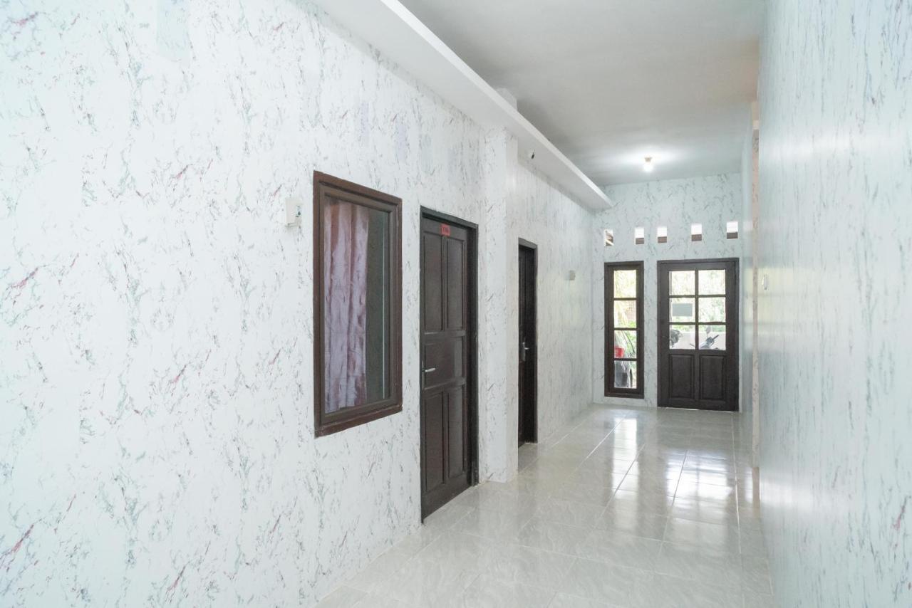 Reddoorz Plus Near Itc Cempaka Mas 2 Jakarta Extérieur photo