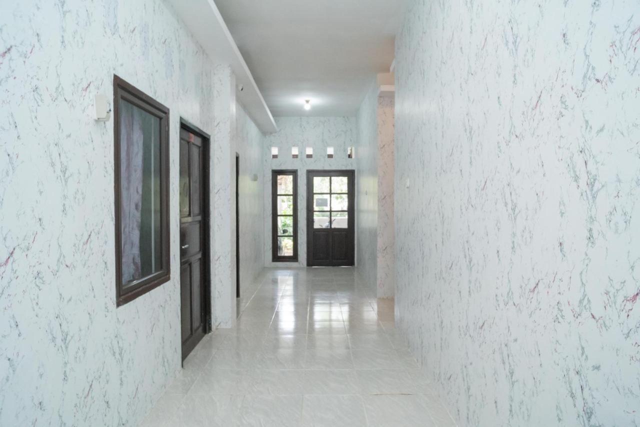 Reddoorz Plus Near Itc Cempaka Mas 2 Jakarta Extérieur photo