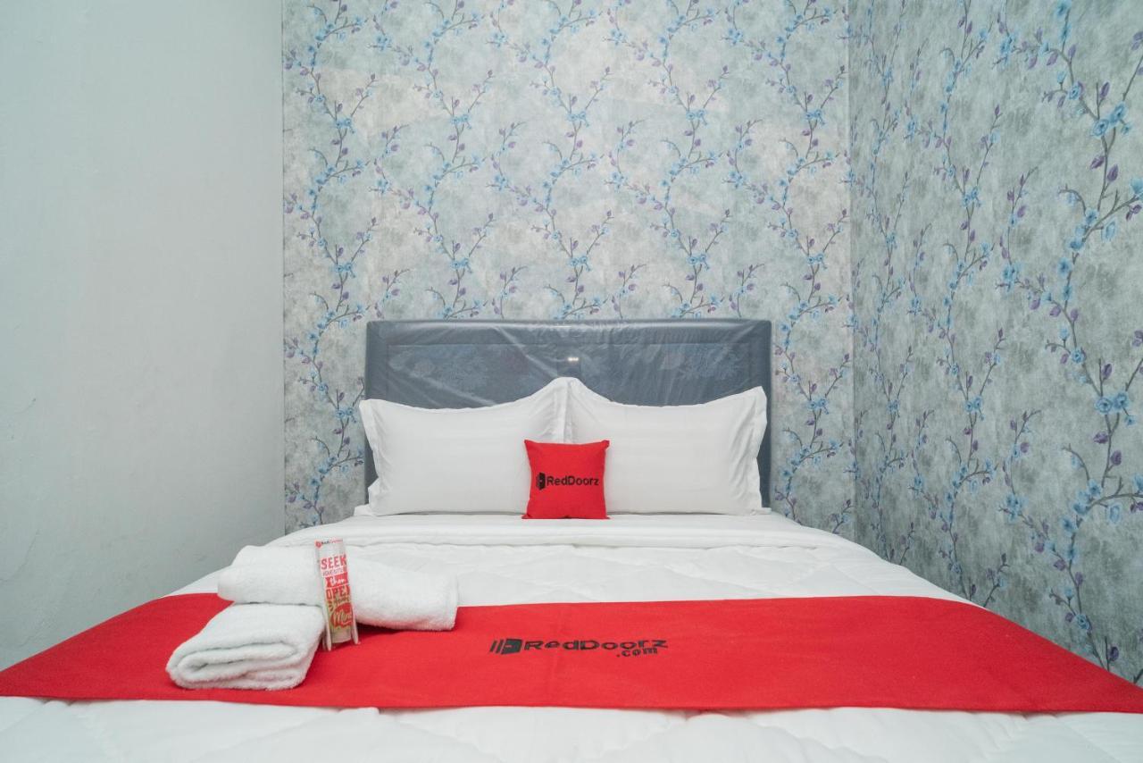 Reddoorz Plus Near Itc Cempaka Mas 2 Jakarta Extérieur photo